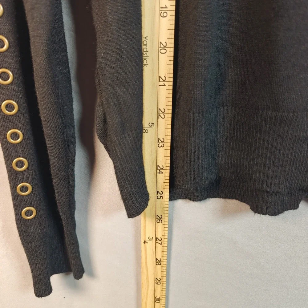 JOSEPH‎ A. Grommet Turtleneck Long Sleeve Sweater  Medium Chassic Preppy